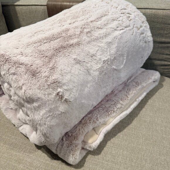 Lovesac Footsac Blanket: Hazelwood Pika Phur - Picture 3 of 3